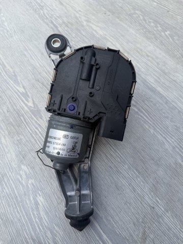 Мотор стеклоочистителя лобового стекла, левый BM5117504AM FORD