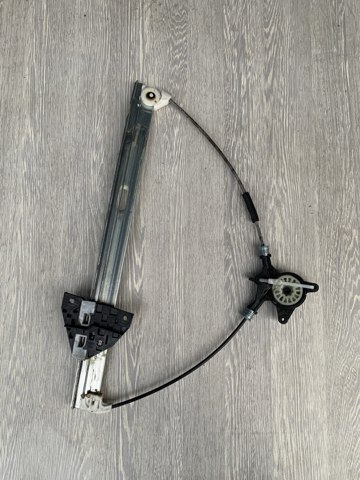 Механизм стеклоподъемника двери передней, правой BP4K58590 MAZDA