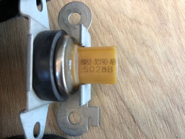 LR012896 LAND ROVER Датчик продольного ускорения купить в Житомир