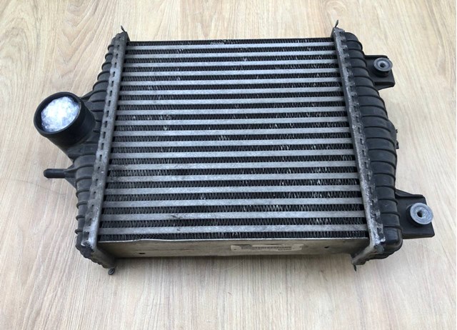 LR036432 LAND ROVER Радиатор интеркуллера купить в Ужгород