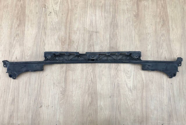 LR037923 LAND ROVER Кронштейн бампера заднего центральный купить в Кривой Рог