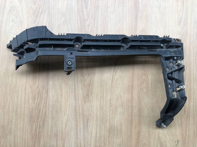 LAND ROVER LR037924 Направляющая заднего бампера правая в наличии Каменское