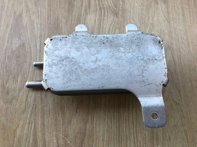 LR038811 LAND ROVER Теплообменик охлаждения топлива купить в Чернигов