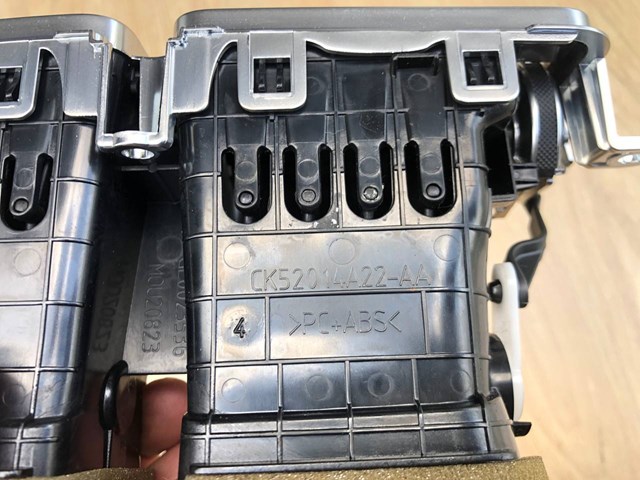 LR038821 LAND ROVER купить в Полтава