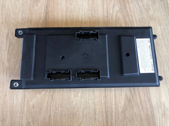 LR045951 LAND ROVER купить в Винница