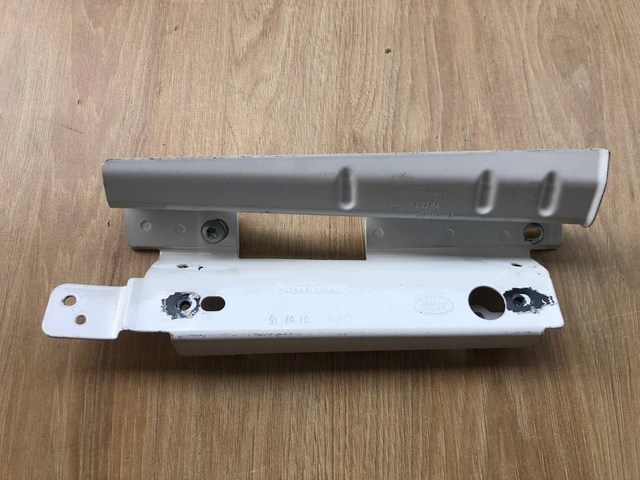 LR049971 LAND ROVER купить в Ирпень