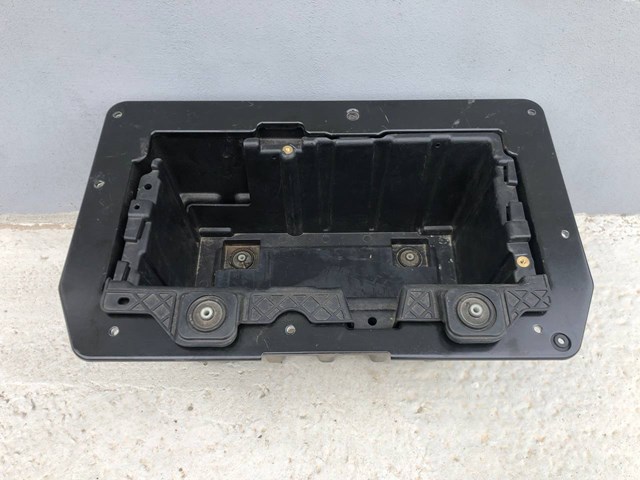 LAND ROVER LR057223 Полка под аккумулятор в наличии Павлоград
