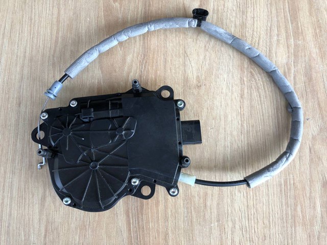 LR070123 LAND ROVER Замок крышки багажника (двери 3/5-й задней) купить в Кривой Рог