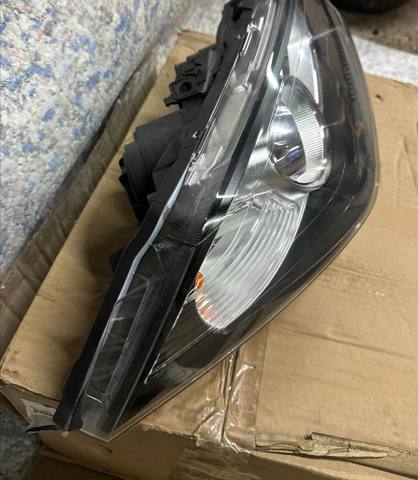 260108519R RENAULT Фара правая купить в Полтава