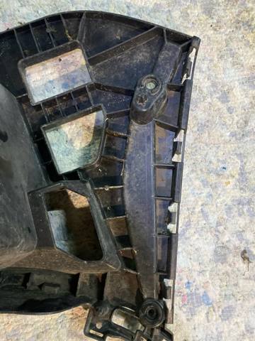 51127319829 BMW Кронштейн бампера заднего внешний левый купить в Черновцы