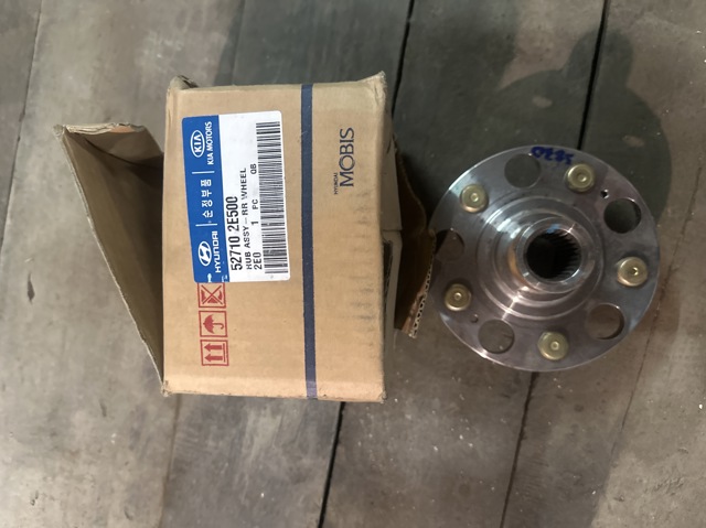 HYUNDAI 527102E500 Ступица задняя в наличии Кривой Рог
