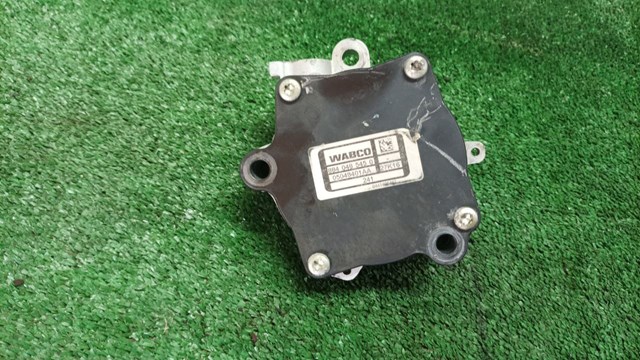 CHRYSLER 05048401AA Насос вакуумный в наличии Украина