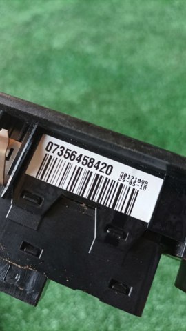 CHRYSLER 07356458420 Кнопочный блок управления стеклоподъемником передний левый в наличии Ирпень