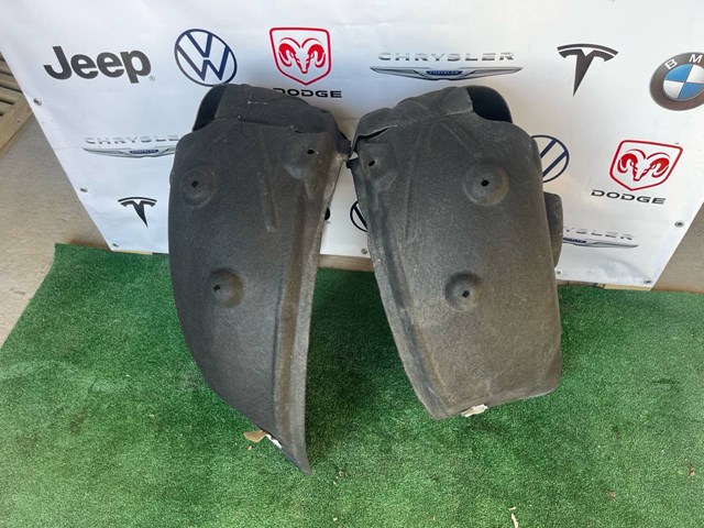 Подкрылок задний левый 103424700I Tesla Model