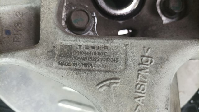 104441600F Tesla Model Цапфа задняя правая купить в Сумы