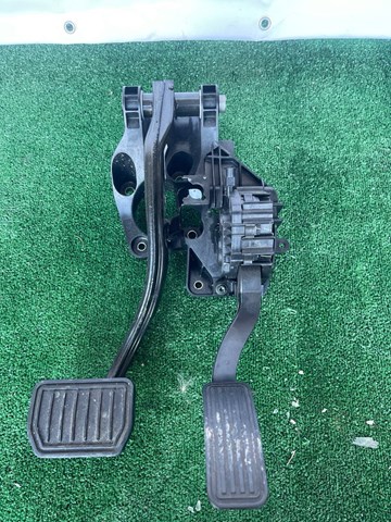 Кронштейн педалей, педальный узел 104469100D Tesla Model