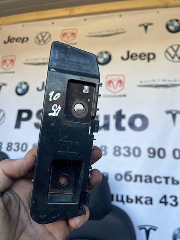 108399200D Суппорт (кронштейн) крепления заднего фонаря левый купить Ирпень