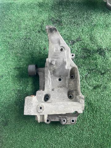 Кронштейн компрессора кондиционера 11167802639 BMW