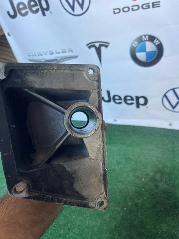 Опора подвесного подшипника передней полуоси 31537503120 BMW
