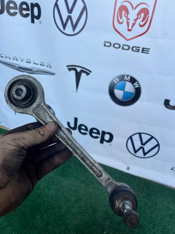 Рычаг задней подвески верхний левый и правый 33326774796 BMW