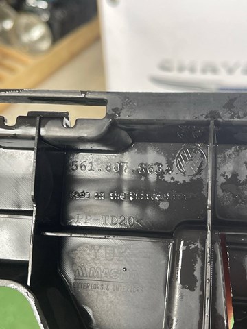 VAG 3C8807394 Направляющая заднего бампера правая в наличии Черновцы