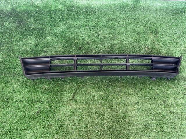 51117331724 BMW Решетка бампера переднего центральная купить в Ровно