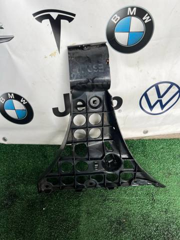 Направляющая заднего бампера, левая 51127896615 BMW