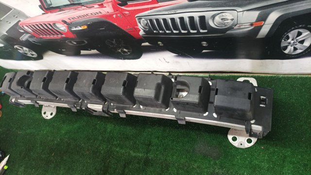 Шина бампера переднего 51958577 CHRYSLER