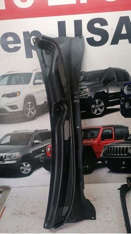 Водосток лобового стекла, жабо 5303964AE CHRYSLER
