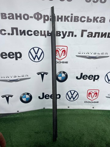 Молдинг опускного стекла двери задней, левой 561839475B7Z7 VAG