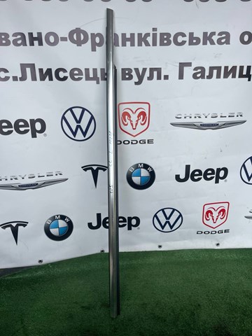 561839475B7Z7 VAG Молдинг опускного стекла двери задней левой купить в Николаев