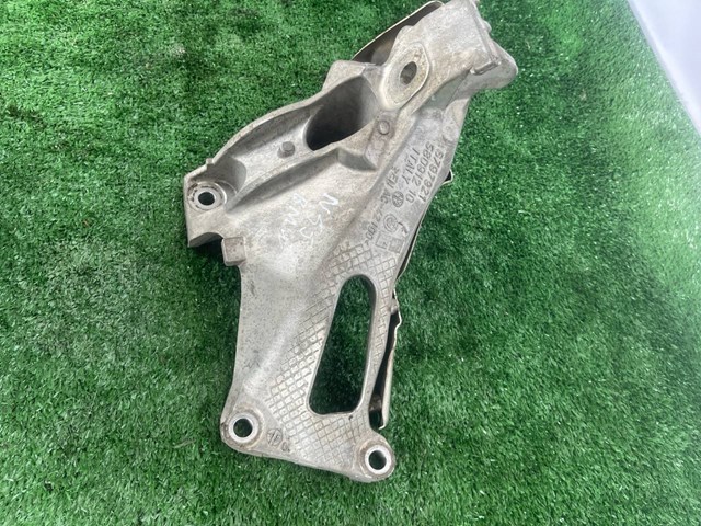6797921 BMW Кронштейн подушки (опоры) двигателя правой купить в Чернигов