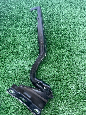 68082131AA CHRYSLER Петля капота левая купить в Кривой Рог