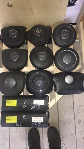 Подушка безопасности (AIRBAG) пассажирская, защиты коленей 68102342AF CHRYSLER
