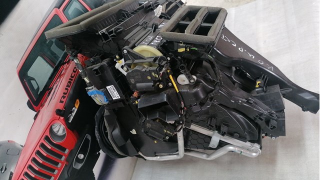 CHRYSLER 68245110AF в наличии Полтава