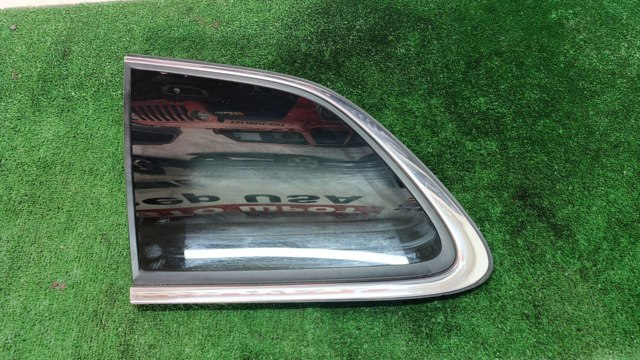 Стекло багажного отсека, левое 68377739AA CHRYSLER