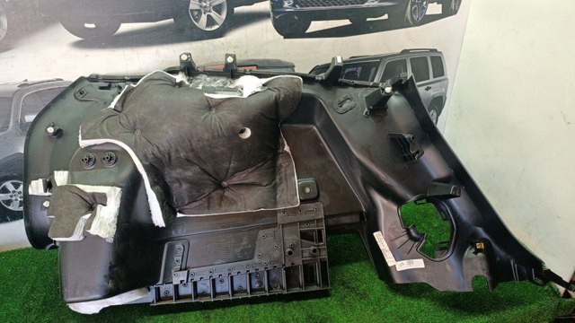 6AV38DX9AF CHRYSLER Облицовка багажного отсека правая купить в Черновцы