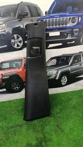 Обшивка стойки кузова внутренняя, средняя правая 6FF58DX9AA CHRYSLER