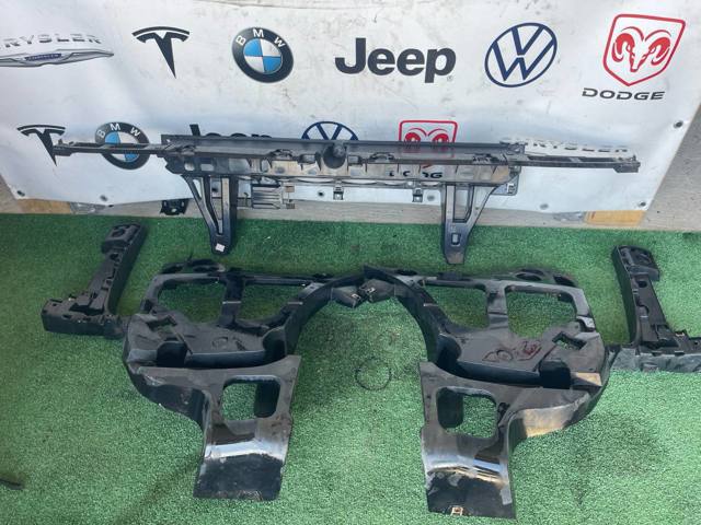 Кронштейн бампера заднего, центральный 7226939 BMW