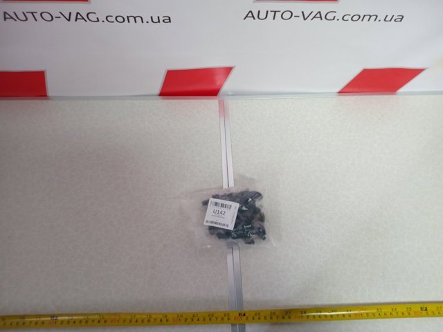 Крепление утеплителя капота A0009914140 MERCEDES