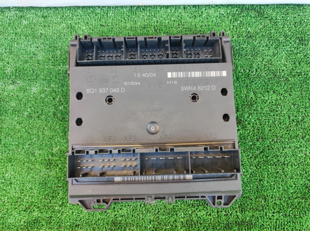 Коробка предохранителей 6Q1937049D VAG
