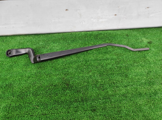 Рычаг стеклоочистителя Шкода Фабия I