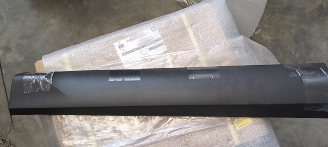 Молдинг передней правой двери, нижний 87722N7000 HYUNDAI