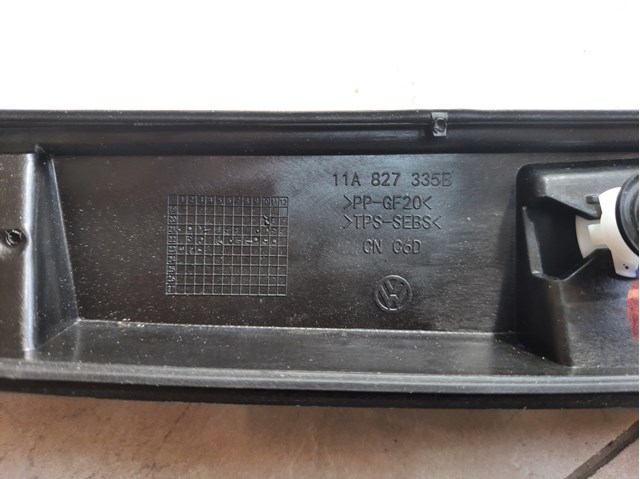 11A827335B9B9 VAG Фонарь подсветки заднего номерного знака купить в Николаев