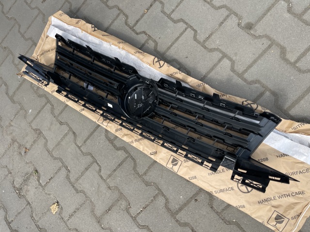 2K5853651CLDB VAG Решетка радиатора купить в Полтава