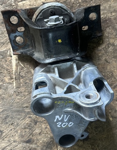 Подушка (опора) двигателя, передняя 11210AY60A NISSAN