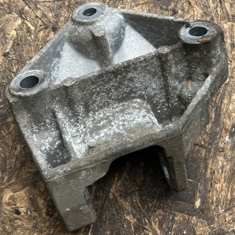 11332JD700 NISSAN Кронштейн подушки (опоры) двигателя задней купить в Каменское