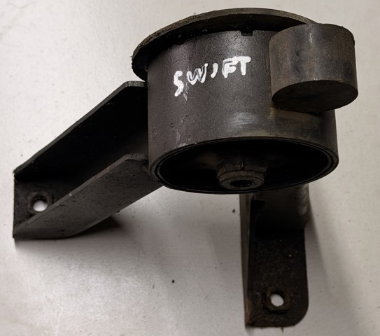 Кронштейн подушки (опоры) двигателя, задней 1171062J00 SUZUKI