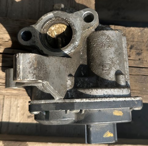 Клапан ЕГР 147100789R NISSAN