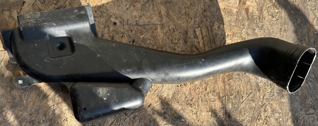 165568H303 NISSAN Воздухозаборник воздушного фильтра купить в Хмельницкий